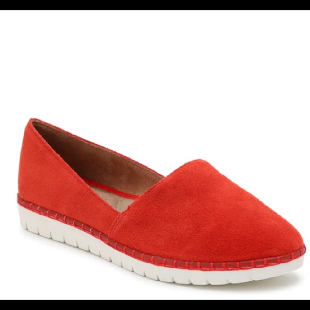 Kelly&Katie Nile red slip ons